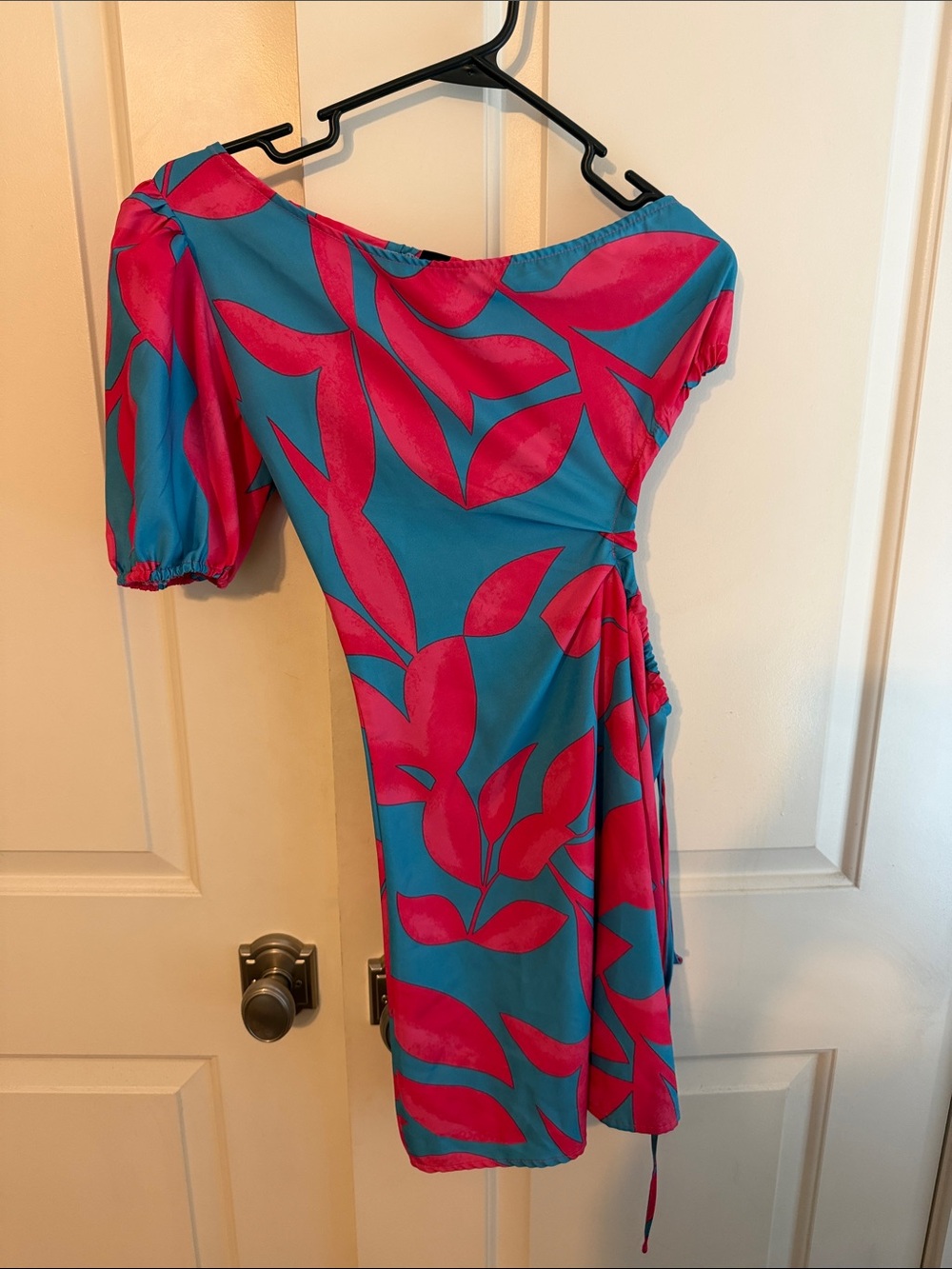 SHEIN Teal One-Shoulder Dress with Fuchsia Leaf Print